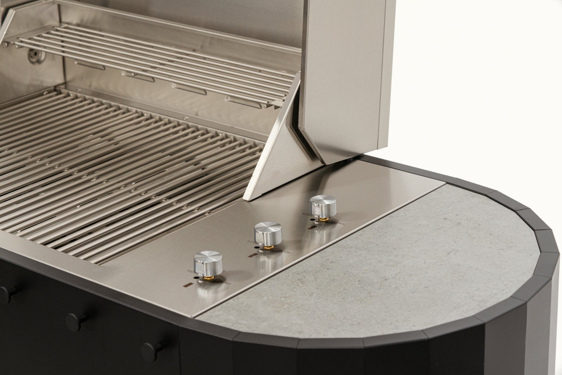 OVO Grill 3B with the lid open - cooking grates and warming rack
